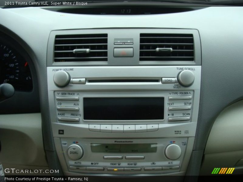 Controls of 2011 Camry XLE
