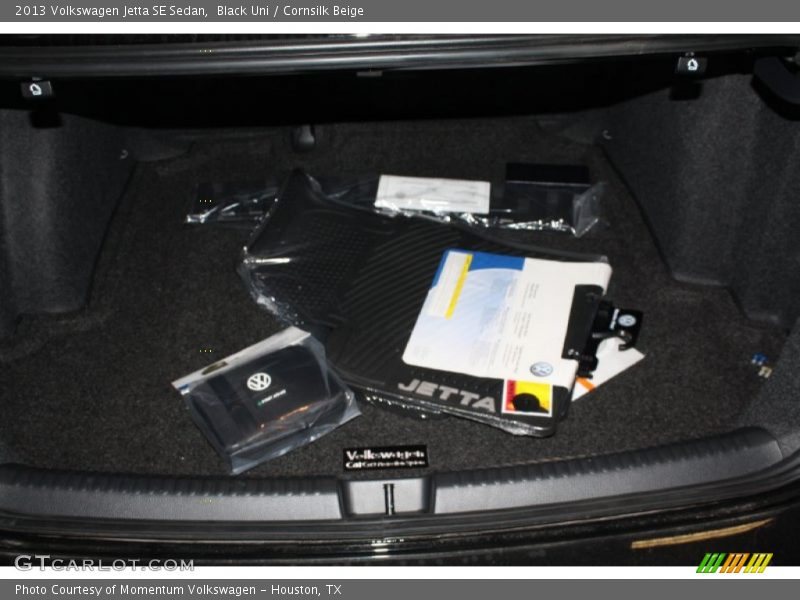 Black Uni / Cornsilk Beige 2013 Volkswagen Jetta SE Sedan