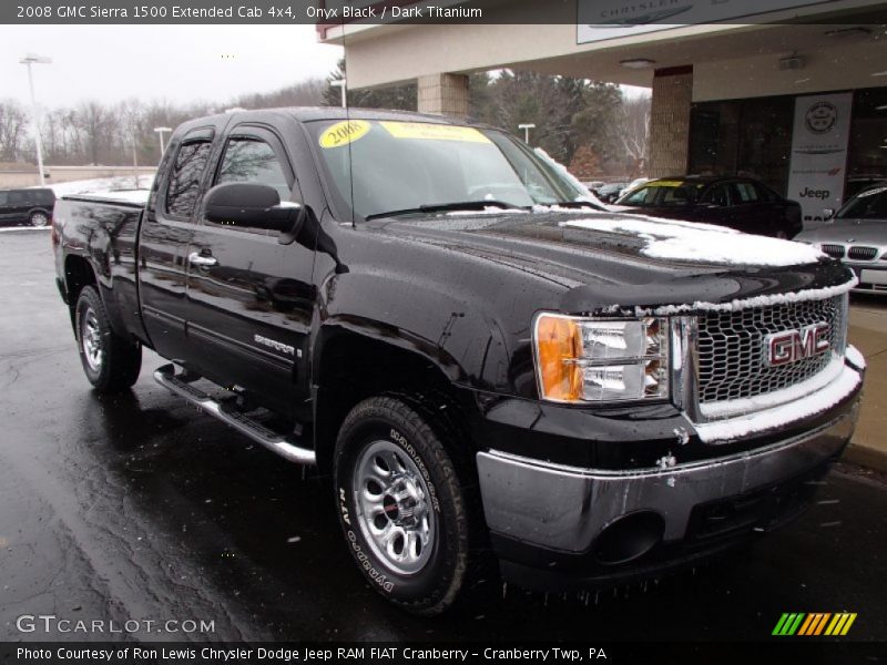 Front 3/4 View of 2008 Sierra 1500 Extended Cab 4x4
