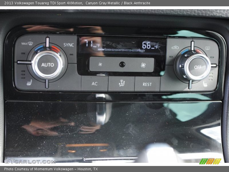 Canyon Gray Metallic / Black Anthracite 2013 Volkswagen Touareg TDI Sport 4XMotion