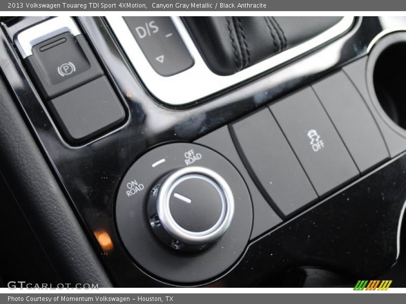 Canyon Gray Metallic / Black Anthracite 2013 Volkswagen Touareg TDI Sport 4XMotion