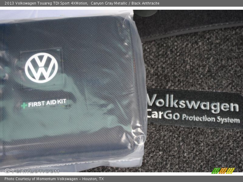 Canyon Gray Metallic / Black Anthracite 2013 Volkswagen Touareg TDI Sport 4XMotion