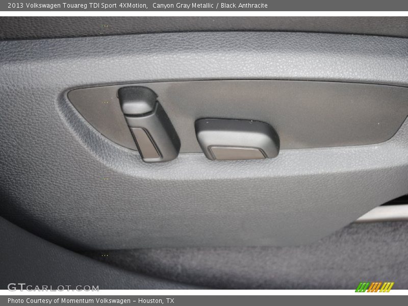 Canyon Gray Metallic / Black Anthracite 2013 Volkswagen Touareg TDI Sport 4XMotion
