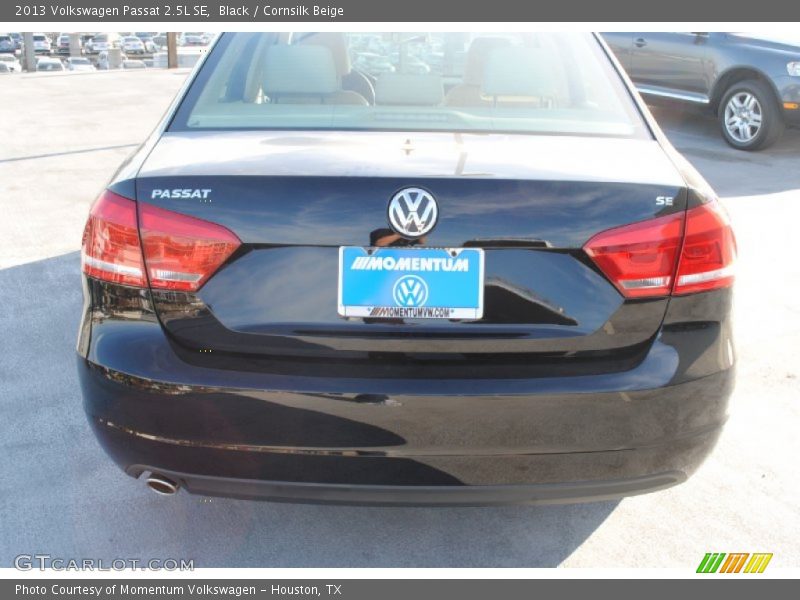 Black / Cornsilk Beige 2013 Volkswagen Passat 2.5L SE