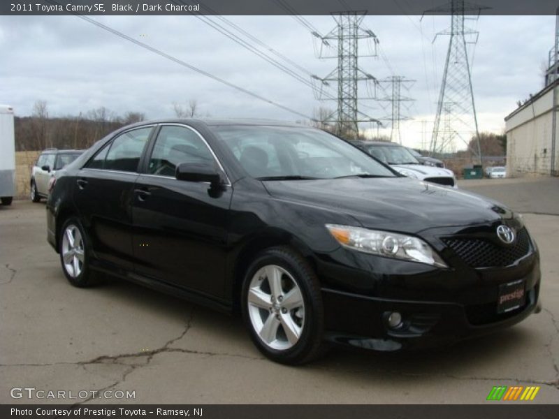 Black / Dark Charcoal 2011 Toyota Camry SE