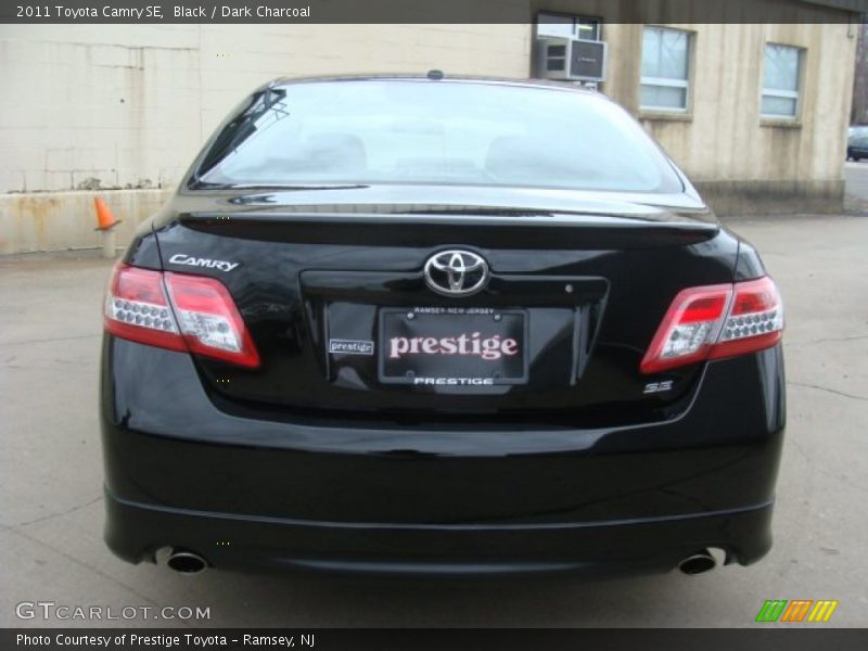 Black / Dark Charcoal 2011 Toyota Camry SE