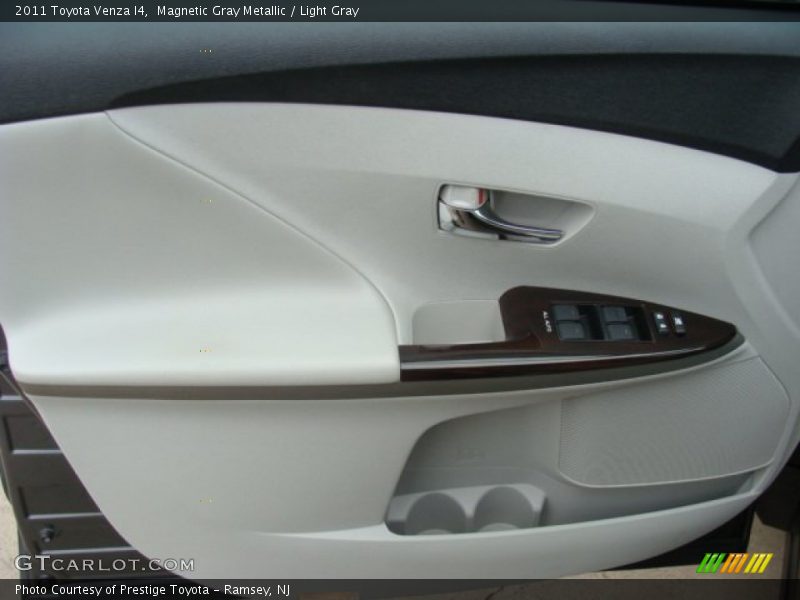 Magnetic Gray Metallic / Light Gray 2011 Toyota Venza I4