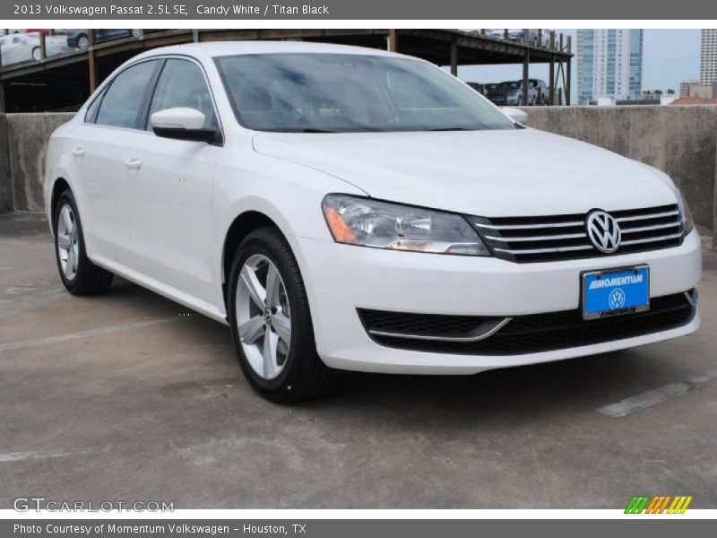 Candy White / Titan Black 2013 Volkswagen Passat 2.5L SE
