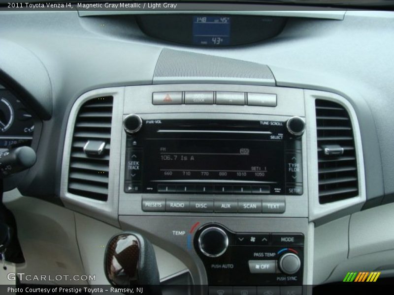 Magnetic Gray Metallic / Light Gray 2011 Toyota Venza I4