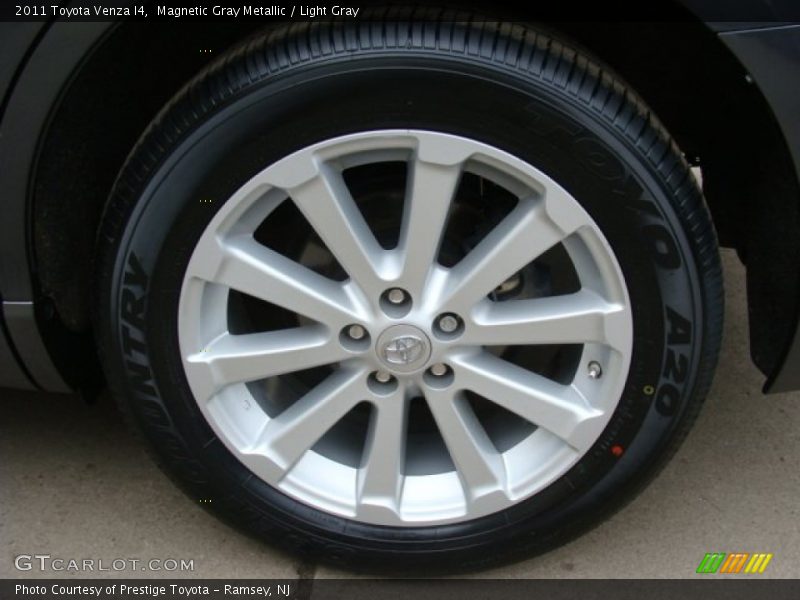 Magnetic Gray Metallic / Light Gray 2011 Toyota Venza I4