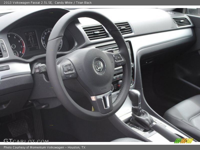 Candy White / Titan Black 2013 Volkswagen Passat 2.5L SE