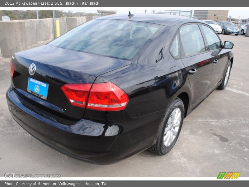 Black / Titan Black 2013 Volkswagen Passat 2.5L S