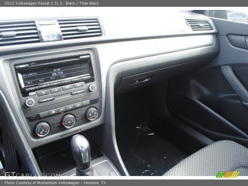 Black / Titan Black 2013 Volkswagen Passat 2.5L S