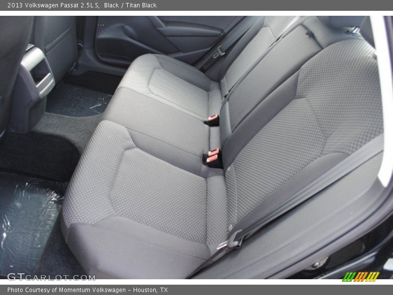Black / Titan Black 2013 Volkswagen Passat 2.5L S