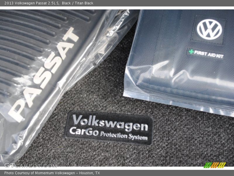 Black / Titan Black 2013 Volkswagen Passat 2.5L S