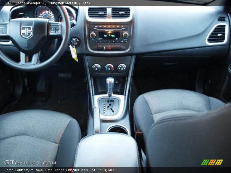 Tungsten Metallic / Black 2012 Dodge Avenger SE