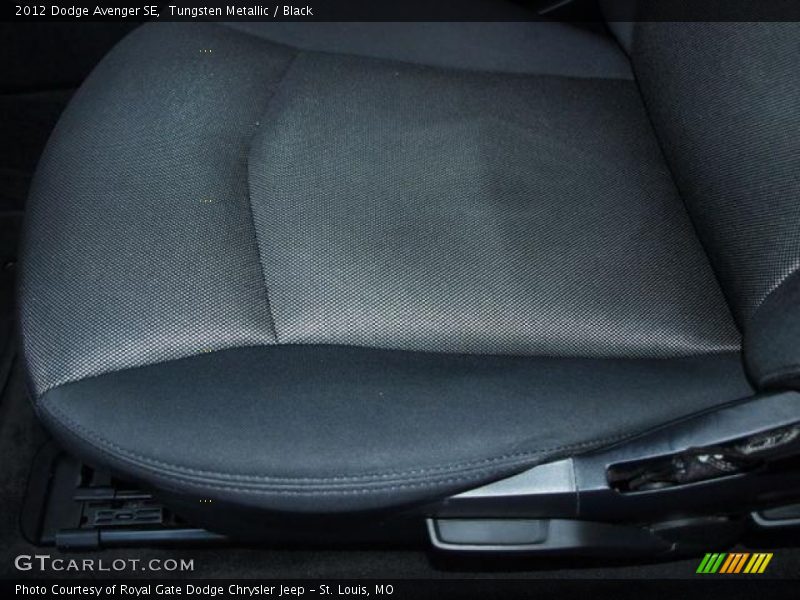Tungsten Metallic / Black 2012 Dodge Avenger SE