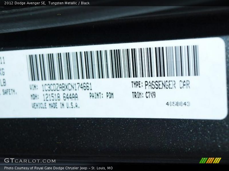 Tungsten Metallic / Black 2012 Dodge Avenger SE