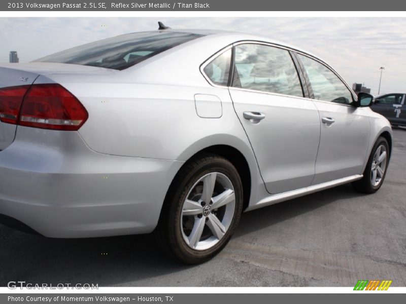 Reflex Silver Metallic / Titan Black 2013 Volkswagen Passat 2.5L SE