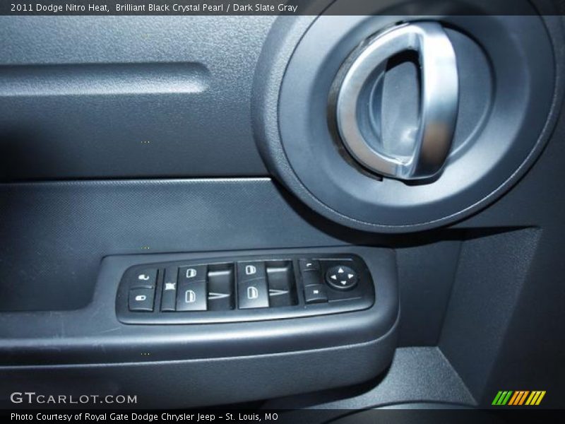 Brilliant Black Crystal Pearl / Dark Slate Gray 2011 Dodge Nitro Heat