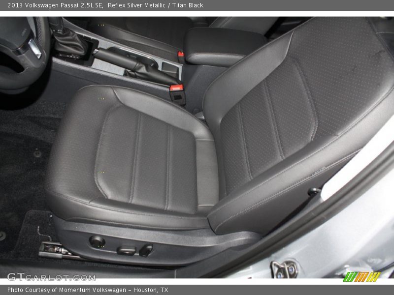 Reflex Silver Metallic / Titan Black 2013 Volkswagen Passat 2.5L SE
