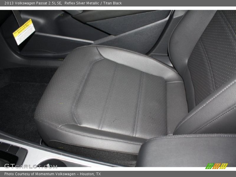 Reflex Silver Metallic / Titan Black 2013 Volkswagen Passat 2.5L SE