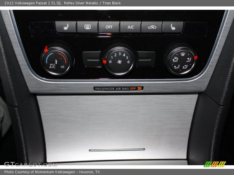 Reflex Silver Metallic / Titan Black 2013 Volkswagen Passat 2.5L SE