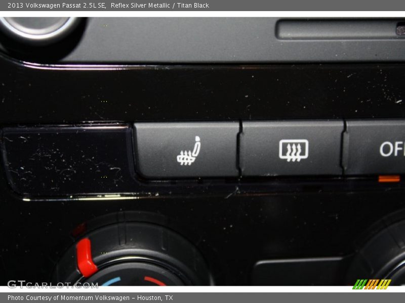 Reflex Silver Metallic / Titan Black 2013 Volkswagen Passat 2.5L SE