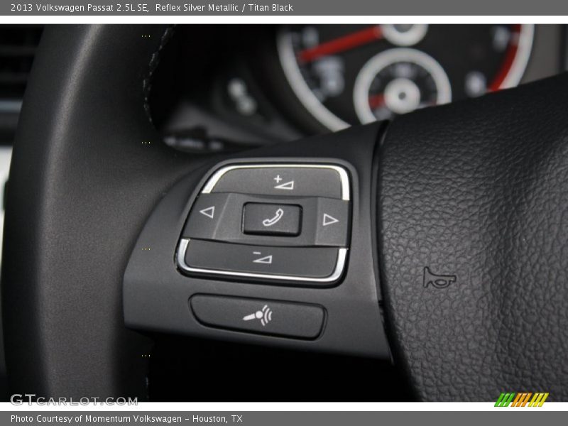 Reflex Silver Metallic / Titan Black 2013 Volkswagen Passat 2.5L SE