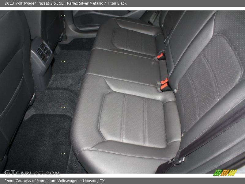 Reflex Silver Metallic / Titan Black 2013 Volkswagen Passat 2.5L SE