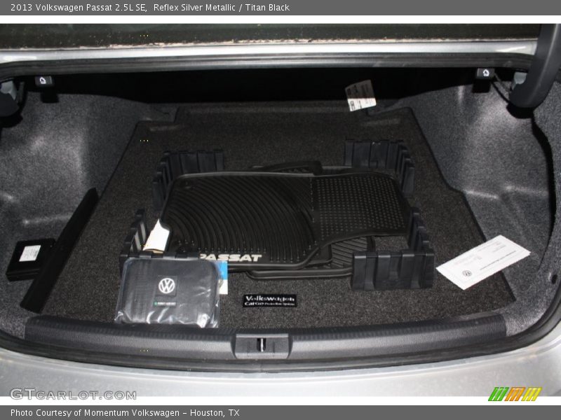 Reflex Silver Metallic / Titan Black 2013 Volkswagen Passat 2.5L SE