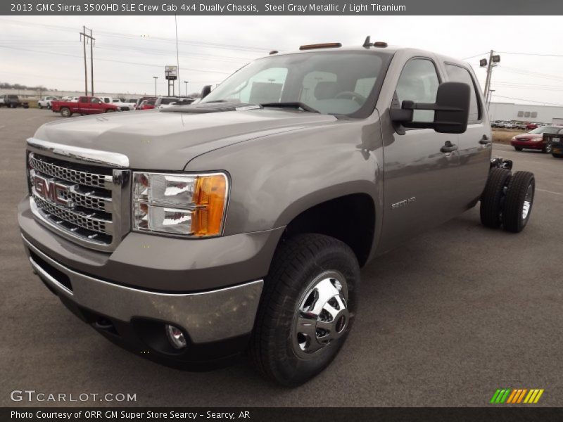 Front 3/4 View of 2013 Sierra 3500HD SLE Crew Cab 4x4 Dually Chassis