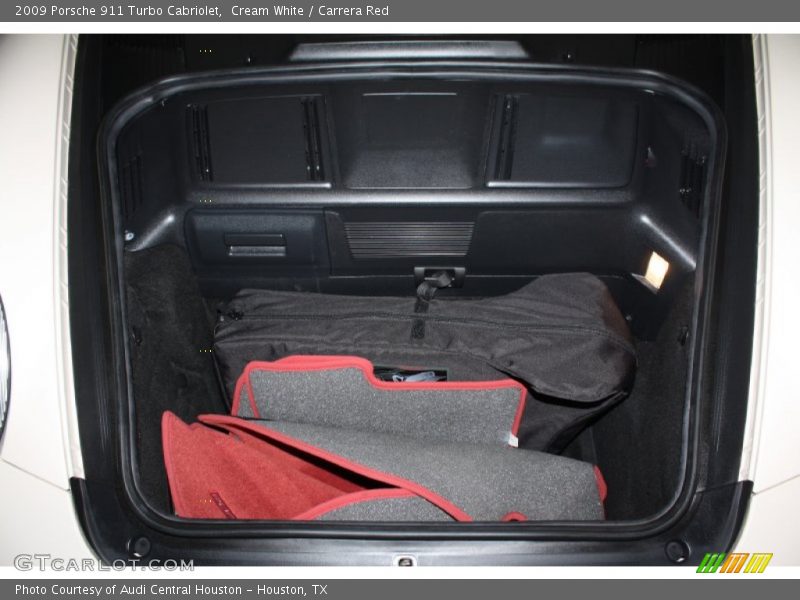  2009 911 Turbo Cabriolet Trunk
