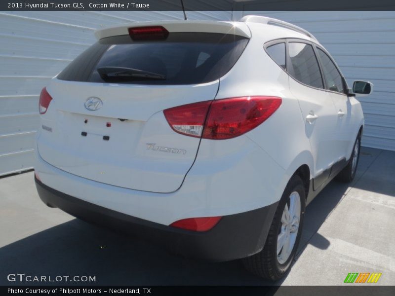 Cotton White / Taupe 2013 Hyundai Tucson GLS