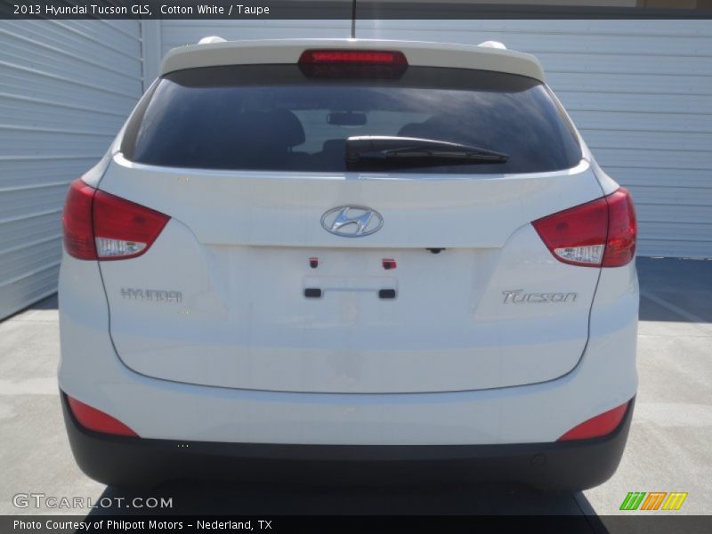 Cotton White / Taupe 2013 Hyundai Tucson GLS