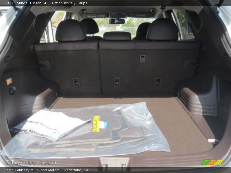 Cotton White / Taupe 2013 Hyundai Tucson GLS