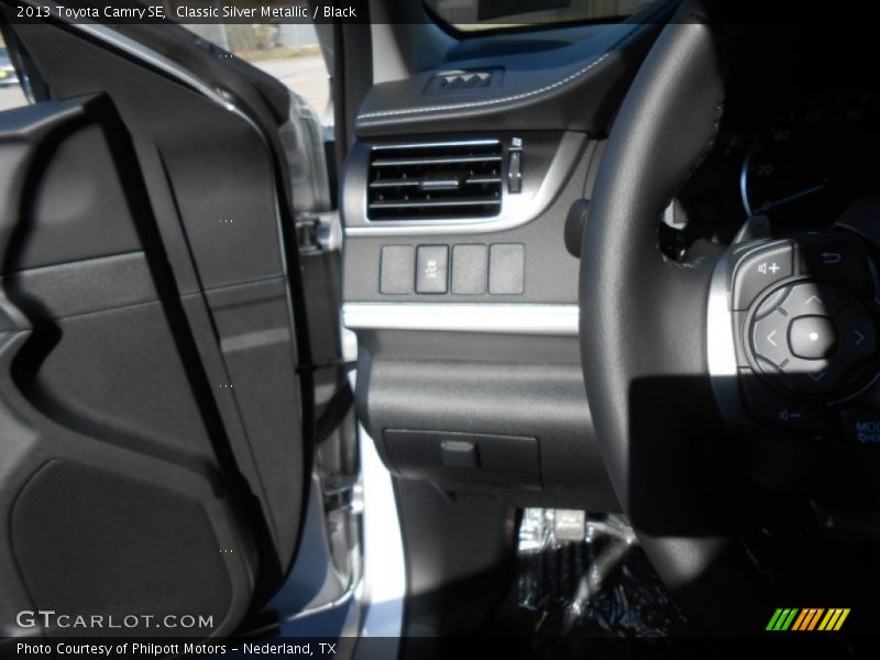 Classic Silver Metallic / Black 2013 Toyota Camry SE