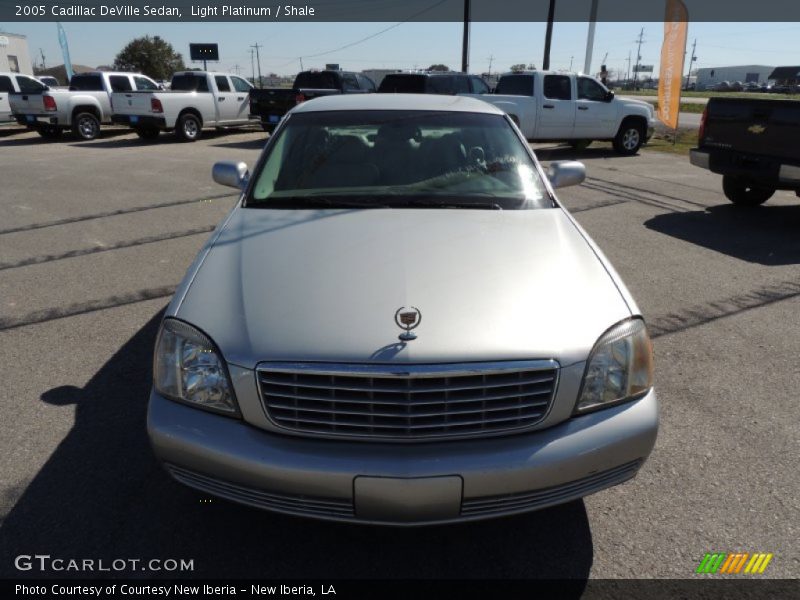 Light Platinum / Shale 2005 Cadillac DeVille Sedan