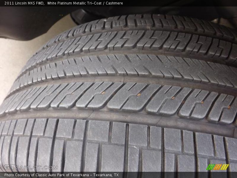 White Platinum Metallic Tri-Coat / Cashmere 2011 Lincoln MKS FWD