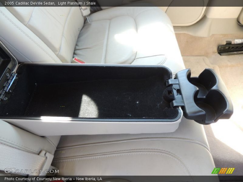Light Platinum / Shale 2005 Cadillac DeVille Sedan