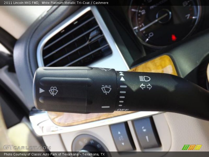 White Platinum Metallic Tri-Coat / Cashmere 2011 Lincoln MKS FWD