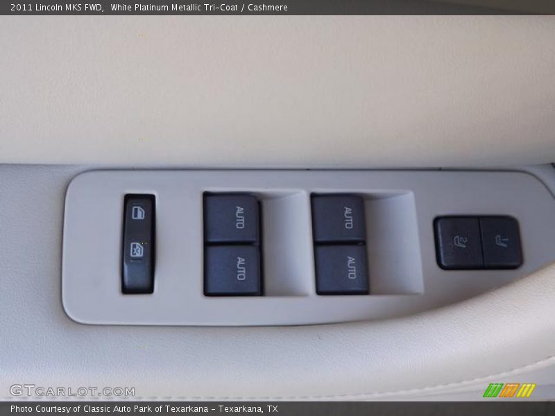 White Platinum Metallic Tri-Coat / Cashmere 2011 Lincoln MKS FWD