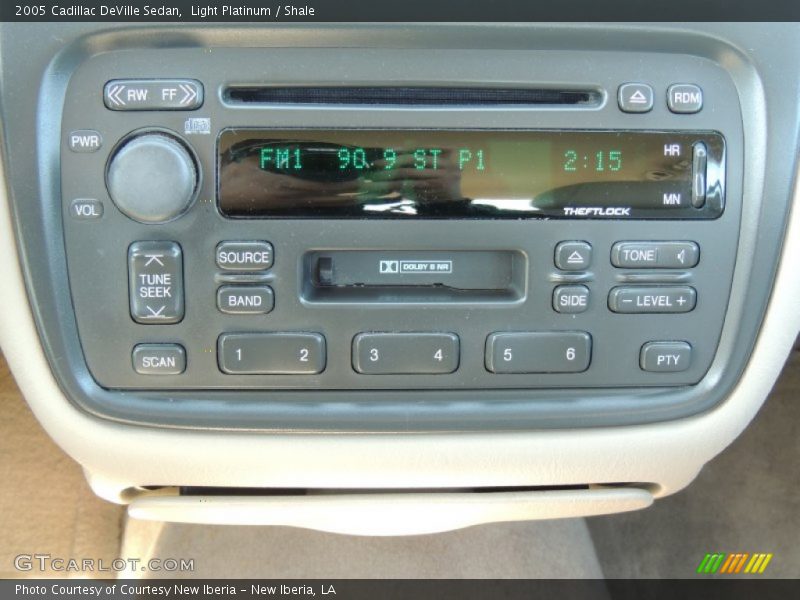 Light Platinum / Shale 2005 Cadillac DeVille Sedan