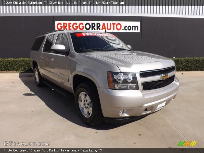 Silver Birch Metallic / Light Titanium/Dark Titanium 2009 Chevrolet Suburban LT