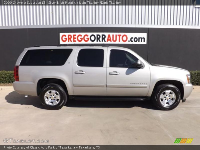 Silver Birch Metallic / Light Titanium/Dark Titanium 2009 Chevrolet Suburban LT