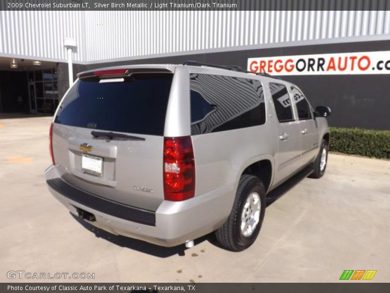 Silver Birch Metallic / Light Titanium/Dark Titanium 2009 Chevrolet Suburban LT