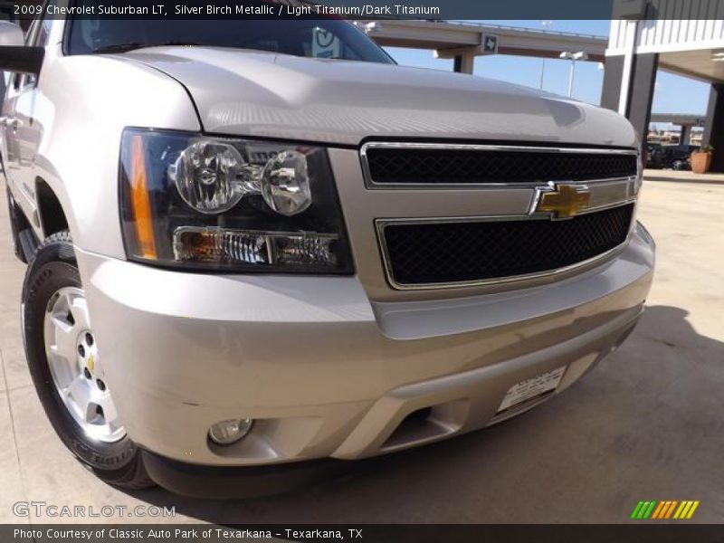 Silver Birch Metallic / Light Titanium/Dark Titanium 2009 Chevrolet Suburban LT