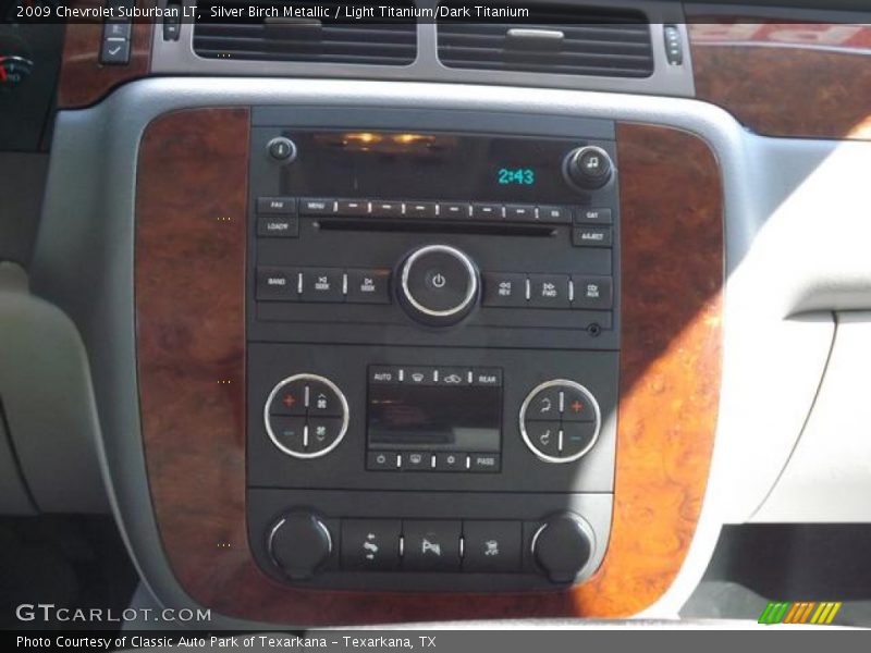 Silver Birch Metallic / Light Titanium/Dark Titanium 2009 Chevrolet Suburban LT