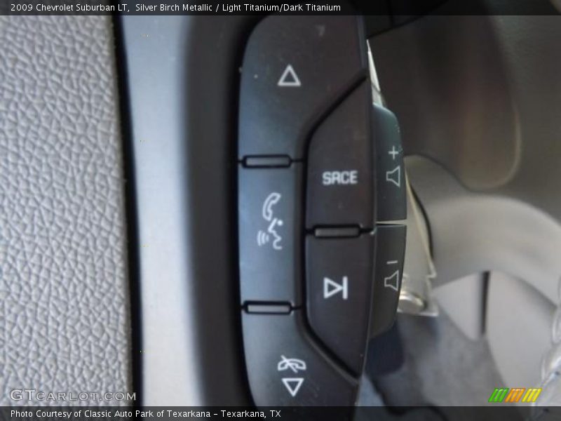 Silver Birch Metallic / Light Titanium/Dark Titanium 2009 Chevrolet Suburban LT