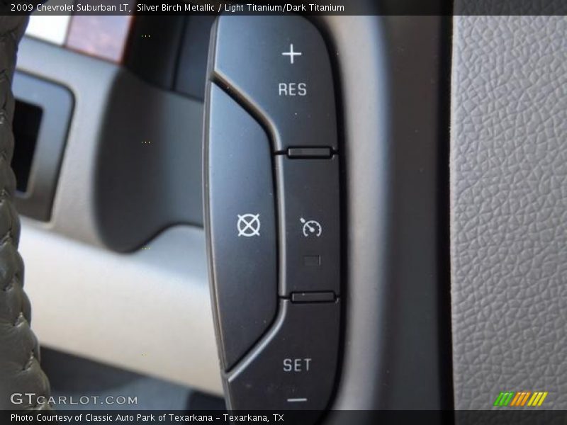 Silver Birch Metallic / Light Titanium/Dark Titanium 2009 Chevrolet Suburban LT
